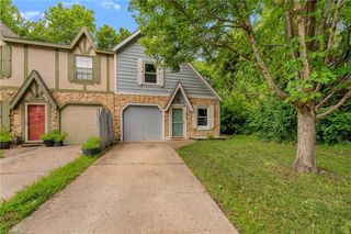 1904 W 3rd Street, Lawrence, KS 66044