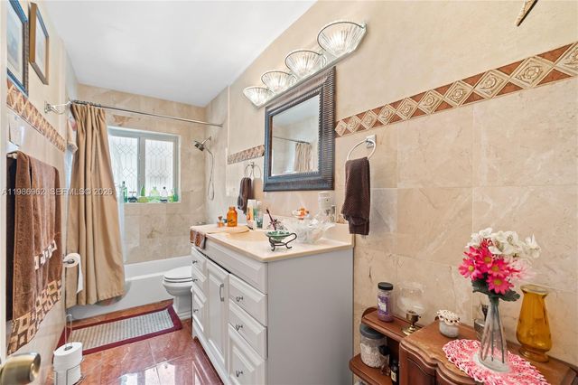 720 NW 4th St, Hallandale Beach, FL 33009