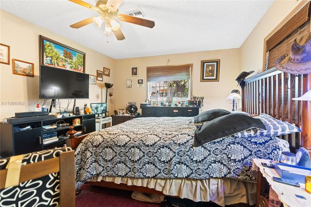 720 NW 4th St, Hallandale Beach, FL 33009