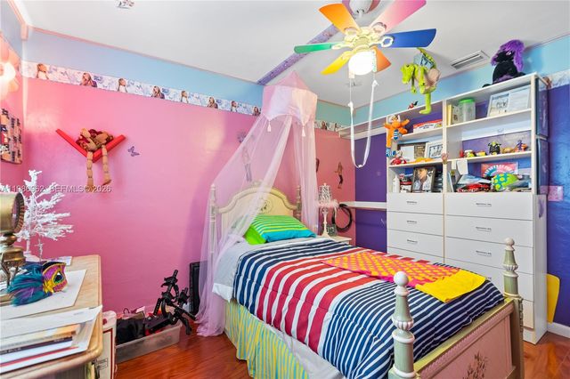 720 NW 4th St, Hallandale Beach, FL 33009