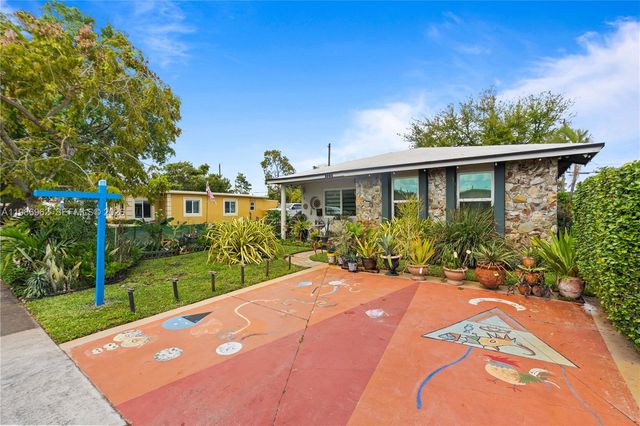 720 NW 4th St, Hallandale Beach, FL 33009