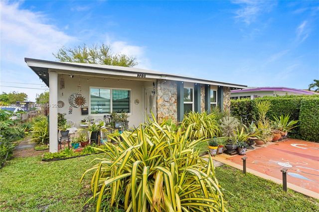 720 NW 4th St, Hallandale Beach, FL 33009