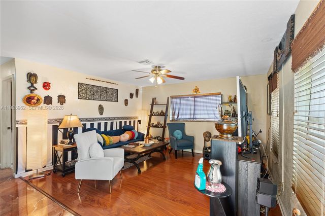 720 NW 4th St, Hallandale Beach, FL 33009