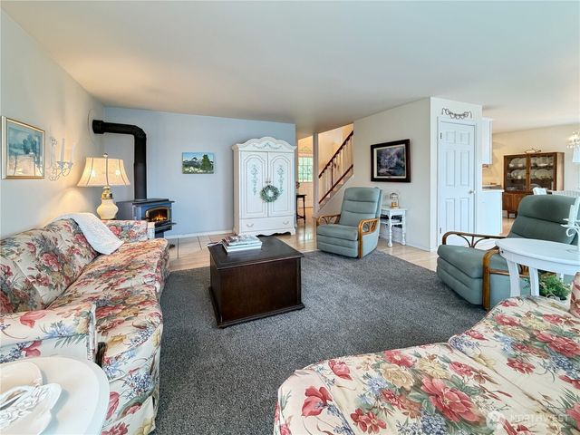 38 M Cascade Drive, Hat Island, WA 98206
