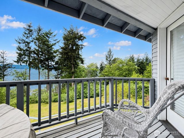 38 M Cascade Drive, Hat Island, WA 98206