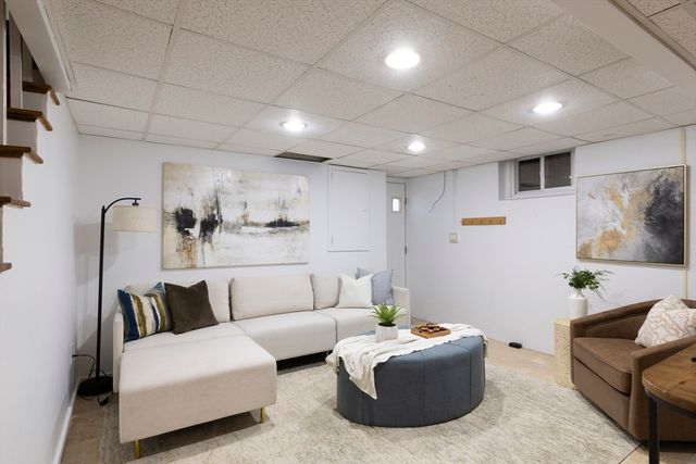 64 Varick Rd, Newton, MA 02468