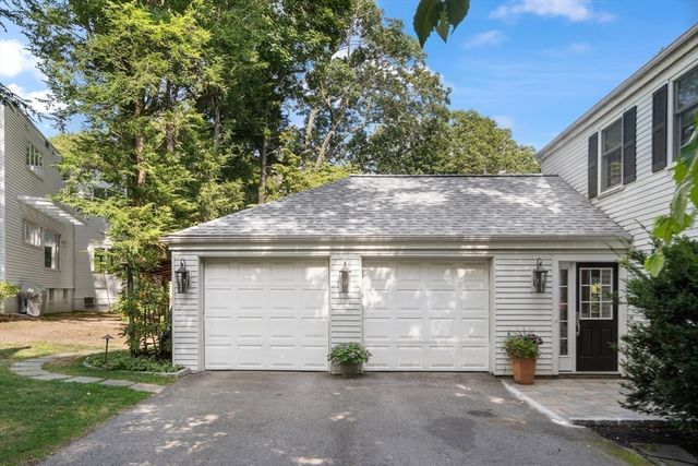 64 Varick Rd, Newton, MA 02468