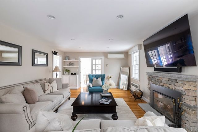 64 Varick Rd, Newton, MA 02468