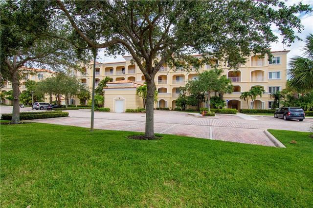 19 Harbour Isle Drive 106, Hutchinson Island, FL 34949