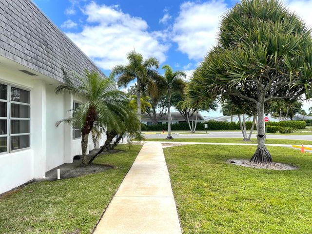2638 Gately Drive E 67, West Palm Beach, FL 33415