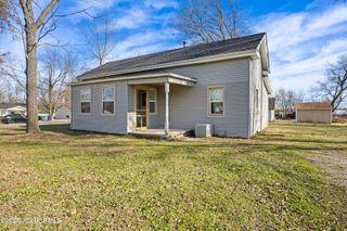 230 N MOREAU AVENUE, Tipton, MO 65081