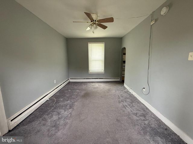 122 PRINCETON AVE, Gloucester City, NJ 08030