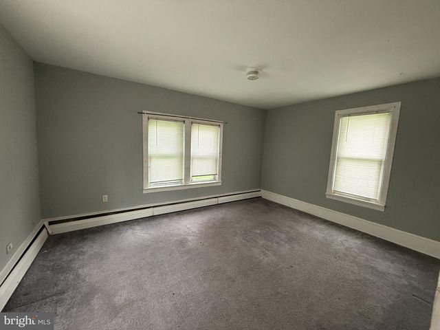122 PRINCETON AVE, Gloucester City, NJ 08030