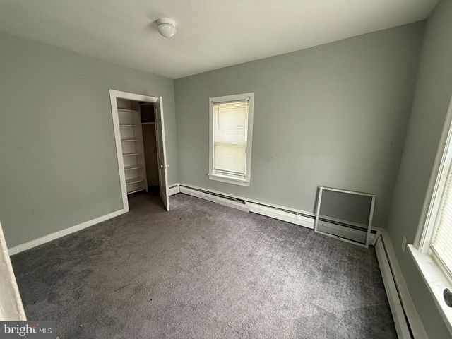 122 PRINCETON AVE, Gloucester City, NJ 08030