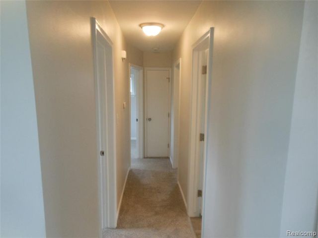 22025 Tanglewood Street, Saint Clair Shores, MI 48082