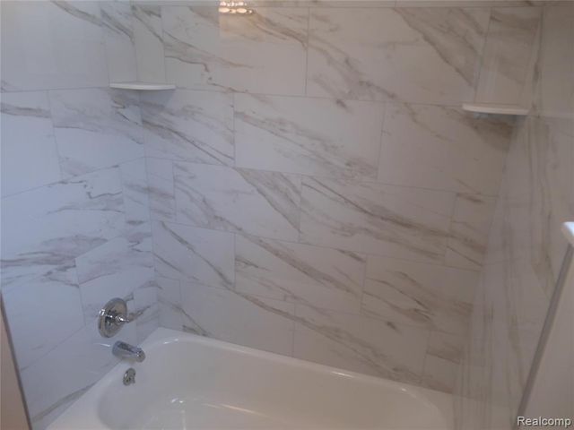 22025 Tanglewood Street, Saint Clair Shores, MI 48082