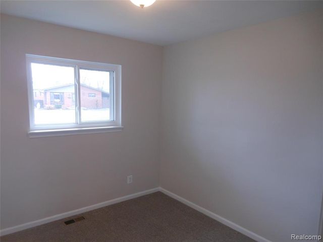 22025 Tanglewood Street, Saint Clair Shores, MI 48082