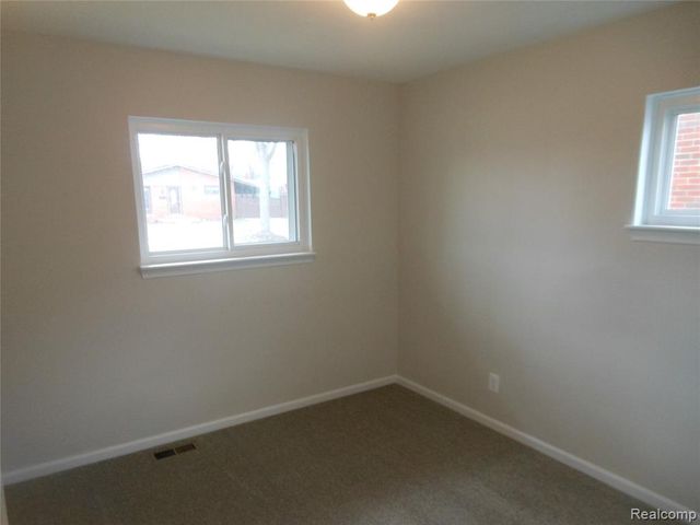 22025 Tanglewood Street, Saint Clair Shores, MI 48082