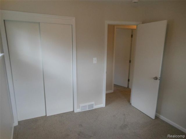 22025 Tanglewood Street, Saint Clair Shores, MI 48082