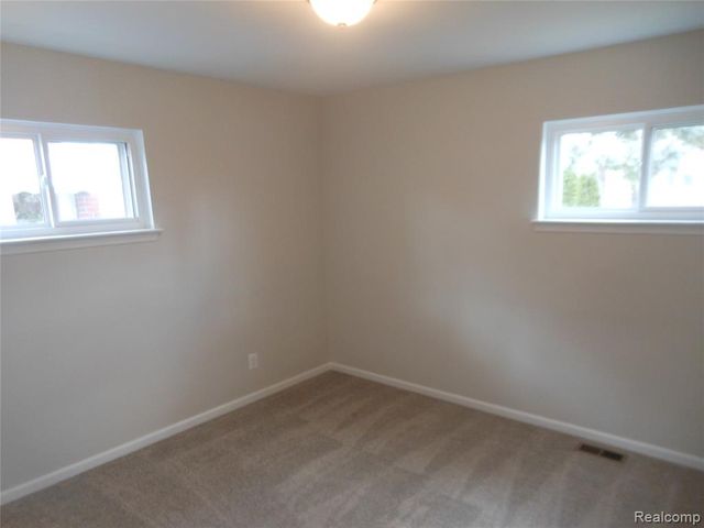 22025 Tanglewood Street, Saint Clair Shores, MI 48082