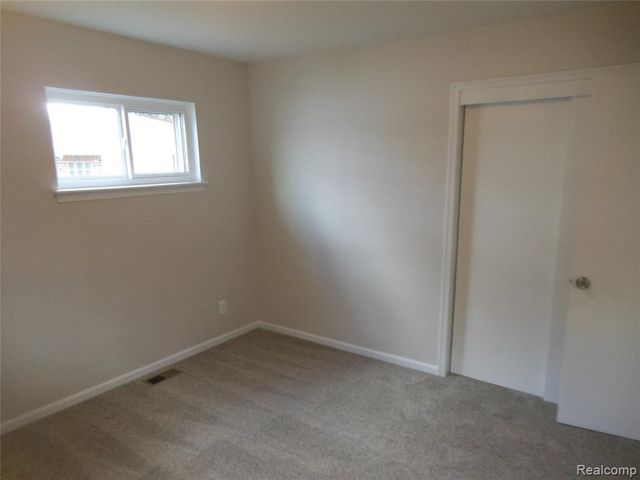 22025 Tanglewood Street, Saint Clair Shores, MI 48082