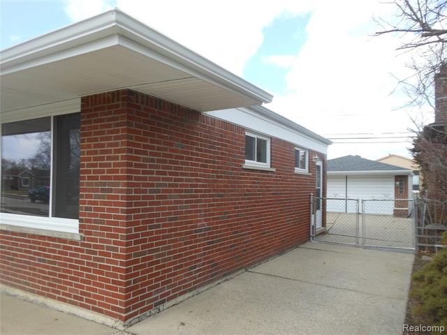 22025 Tanglewood Street, Saint Clair Shores, MI 48082