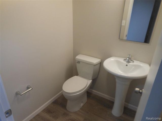 22025 Tanglewood Street, Saint Clair Shores, MI 48082