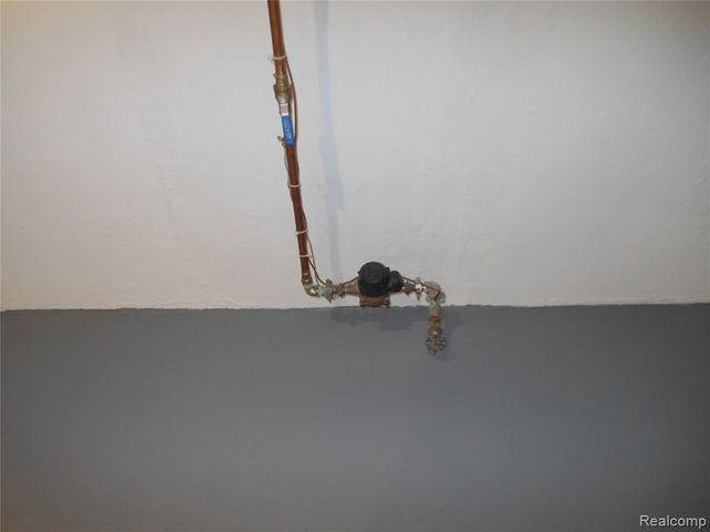 22025 Tanglewood Street, Saint Clair Shores, MI 48082