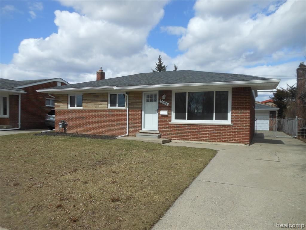 22025 Tanglewood Street, Saint Clair Shores, MI 48082