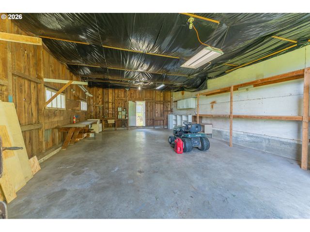 35271 MCKENZIE VIEW Dr, Springfield, OR 97478