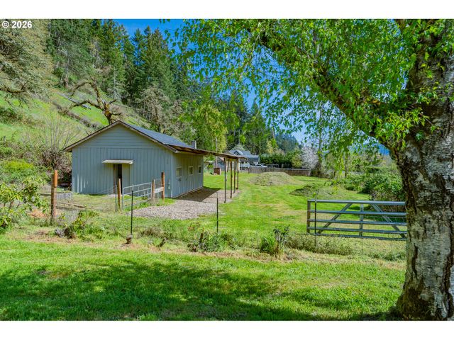 35271 MCKENZIE VIEW Dr, Springfield, OR 97478