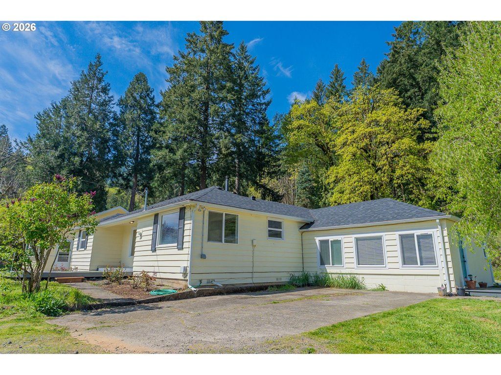 35271 MCKENZIE VIEW Dr, Springfield, OR 97478