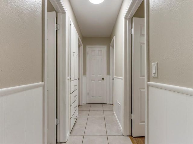 912 Meadowgreen Drive, Midwest City, OK 73110
