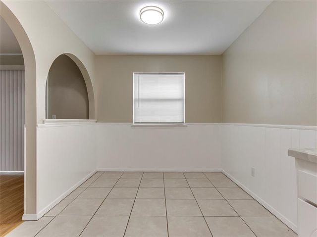 912 Meadowgreen Drive, Midwest City, OK 73110