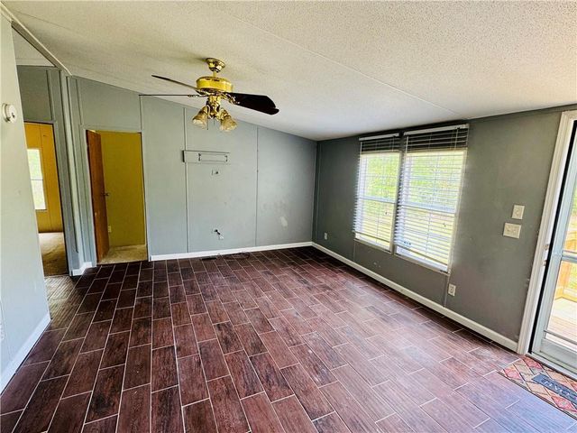 5062 Lampadoshia Road, Waverly, GA 31565