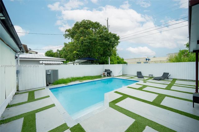 2920 SW 69th Avenue, Miami, FL 33155