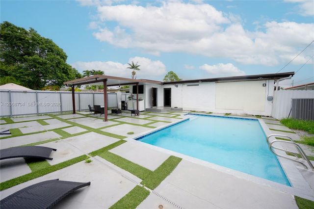 2920 SW 69th Avenue, Miami, FL 33155