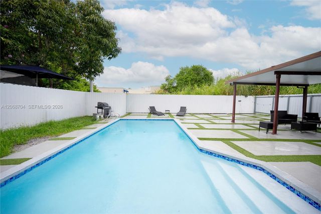 2920 SW 69th Avenue, Miami, FL 33155
