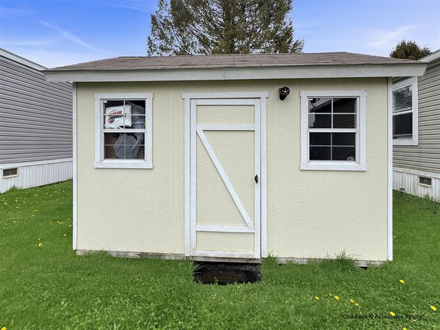 7342 Old Hickory Drive, Belmont, MI 49306