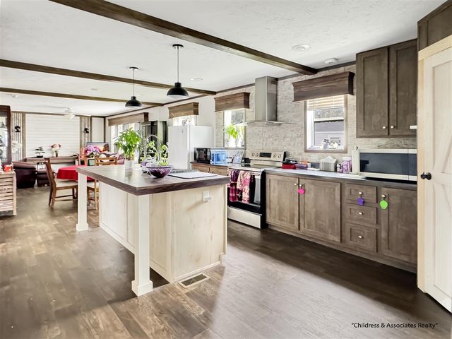 7342 Old Hickory Drive, Belmont, MI 49306