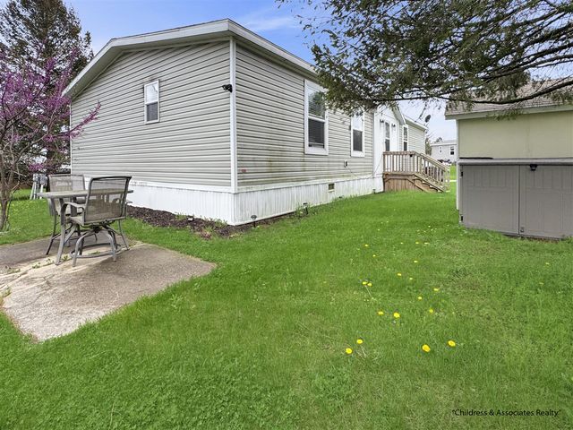 7342 Old Hickory Drive, Belmont, MI 49306
