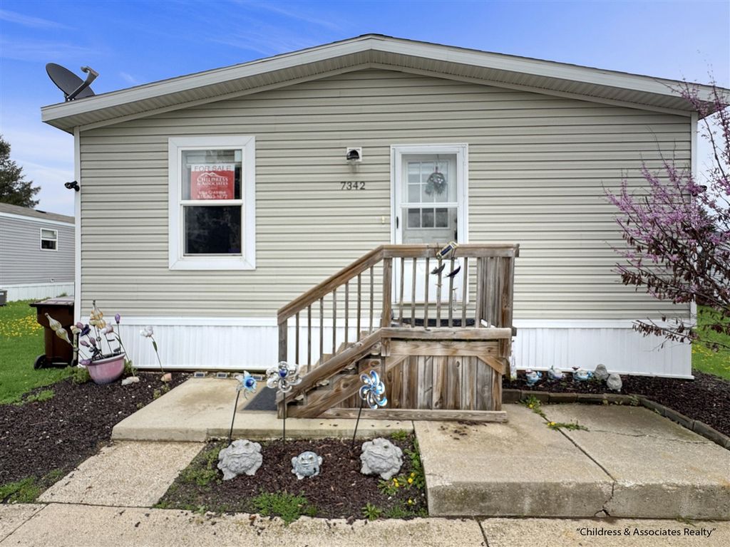 7342 Old Hickory Drive, Belmont, MI 49306