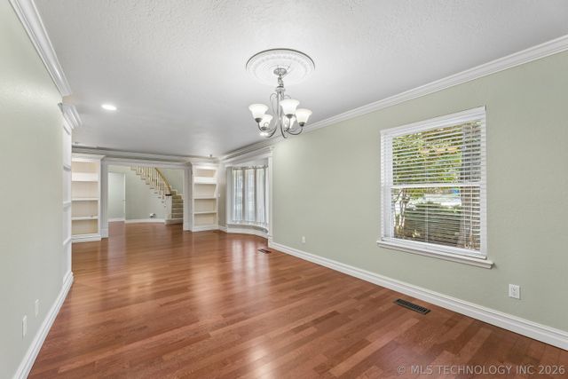 9905 S Maplewood Avenue, Tulsa, OK 74137