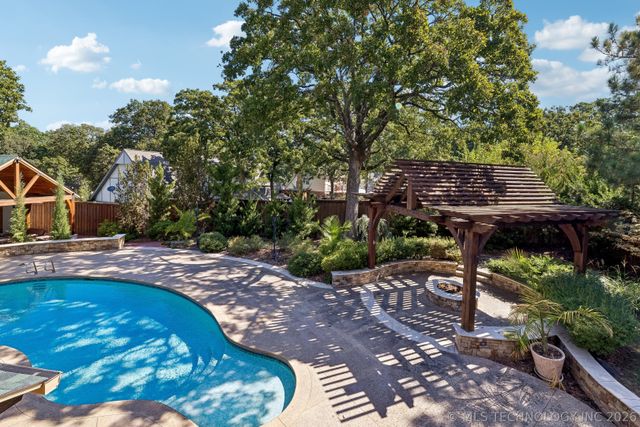 9905 S Maplewood Avenue, Tulsa, OK 74137
