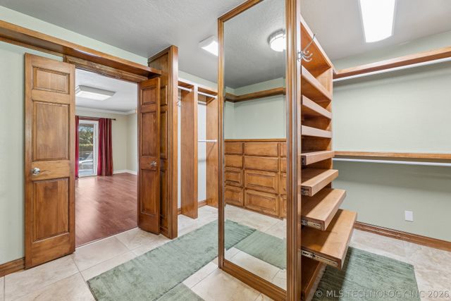 9905 S Maplewood Avenue, Tulsa, OK 74137