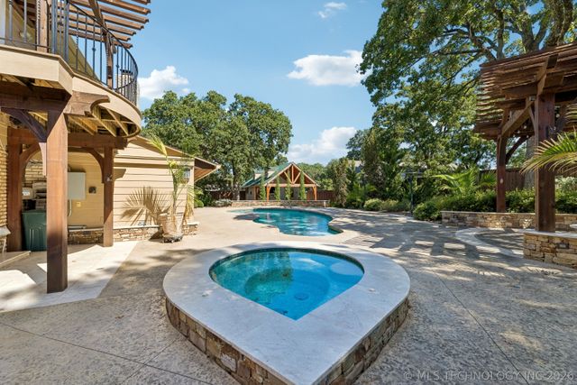 9905 S Maplewood Avenue, Tulsa, OK 74137