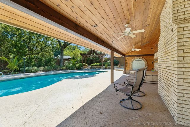 9905 S Maplewood Avenue, Tulsa, OK 74137
