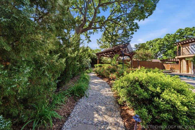 9905 S Maplewood Avenue, Tulsa, OK 74137