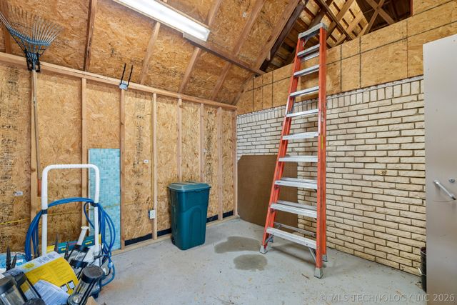 9905 S Maplewood Avenue, Tulsa, OK 74137