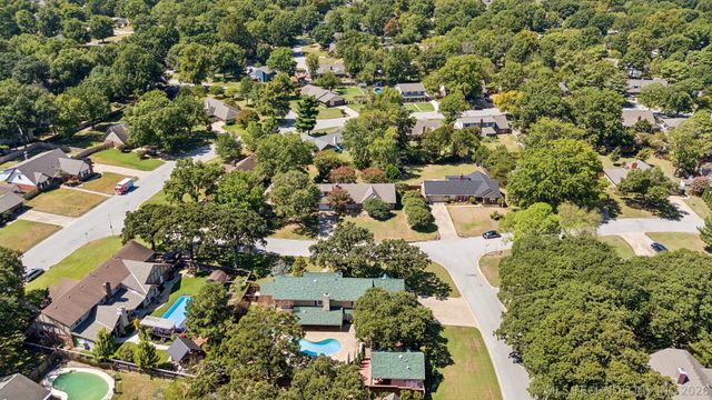 9905 S Maplewood Avenue, Tulsa, OK 74137
